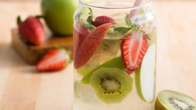 Dâu tây và kiwi giúp dưỡng da chống lão hóa hiệu quả