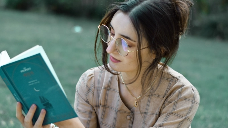 Tại sao nên rèn luyện thói quen đọc sách?