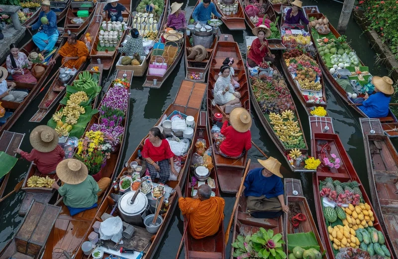 Khám phá ẩm thực tại chợ nổi Damnoen Saduak