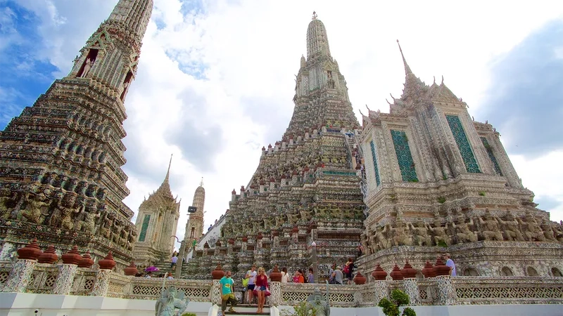 Đôi nét về Chùa Wat Arun