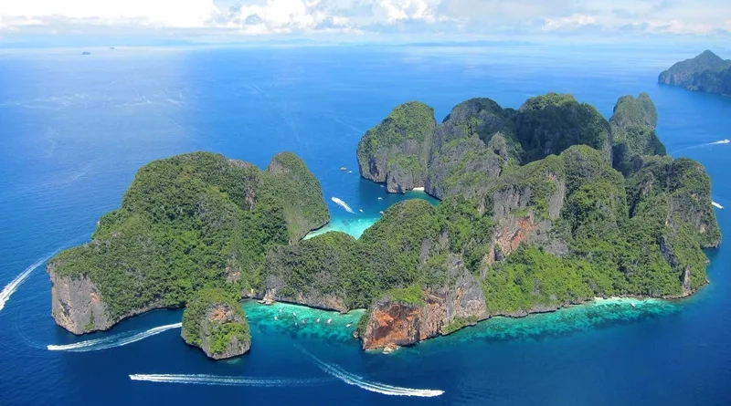 Du lịch đảo Koh Phi Phi để tận hưởng thiên nhiên