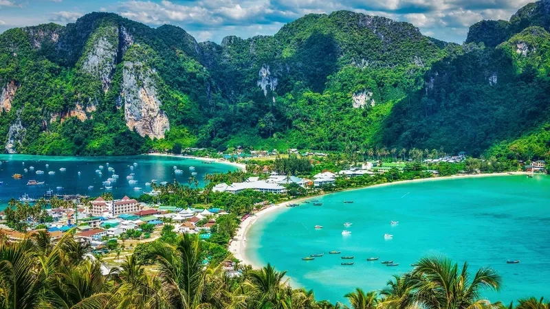 Thám hiểm đảo Koh Phi Phi với nhiều trải nghiệm