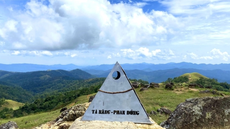 Tà Năng – Phan Dũng là cung trekking nổi tiếng với vẻ đẹp ngoạn mục