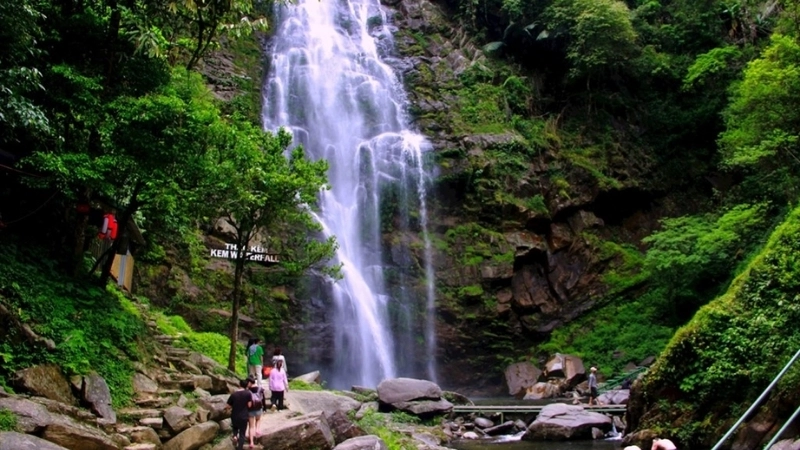 Thác Khe Kèm là một điểm đến hoang sơ, yên tĩnh và đầy quyến rũ