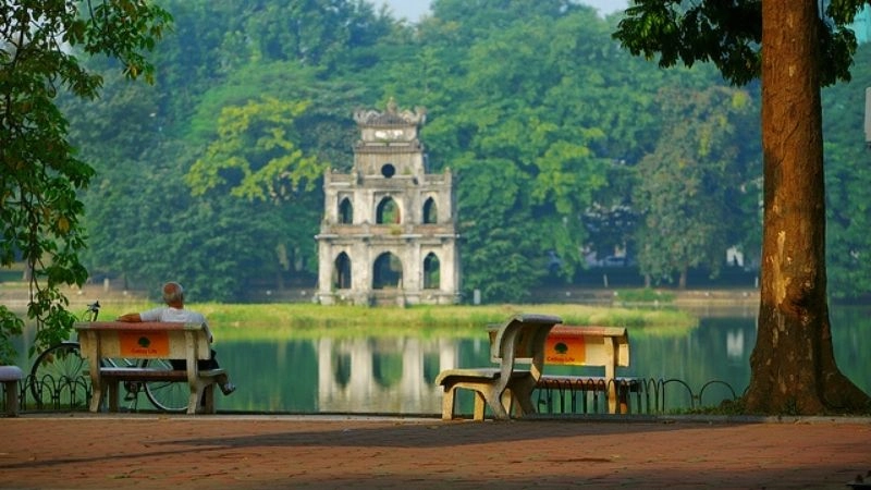 Hồ Gươm lãng đãng sương mờ giấc mộng xưa