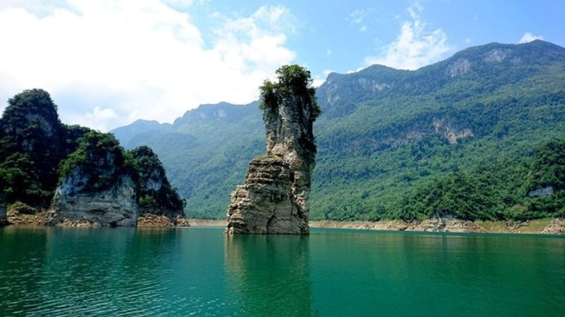 Cảnh sắc hồ Na Hang đẹp như tranh thủy mặc