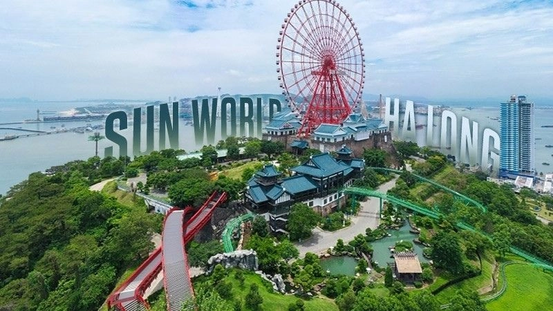 Bãi Cháy sôi động với bãi biển trải dài