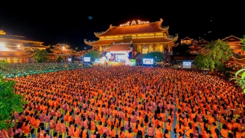 Chốn cửa thiền chùa Ba Vàng gợi cảm giác bình yên