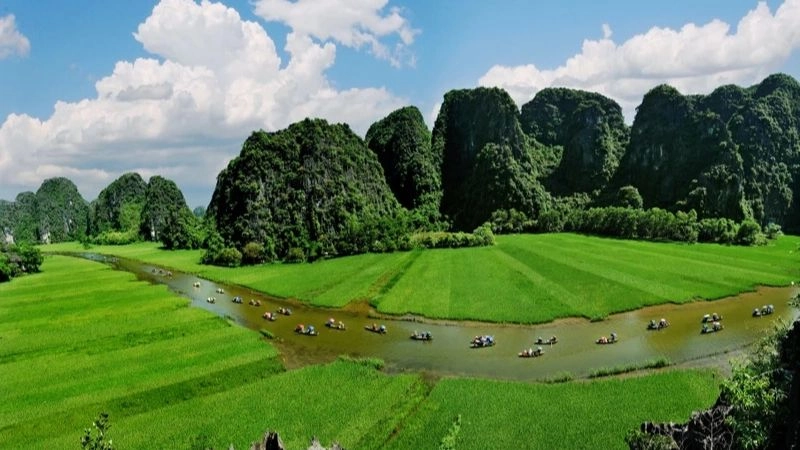 Tam Cốc Bích Động là điểm dừng chân của bình yên