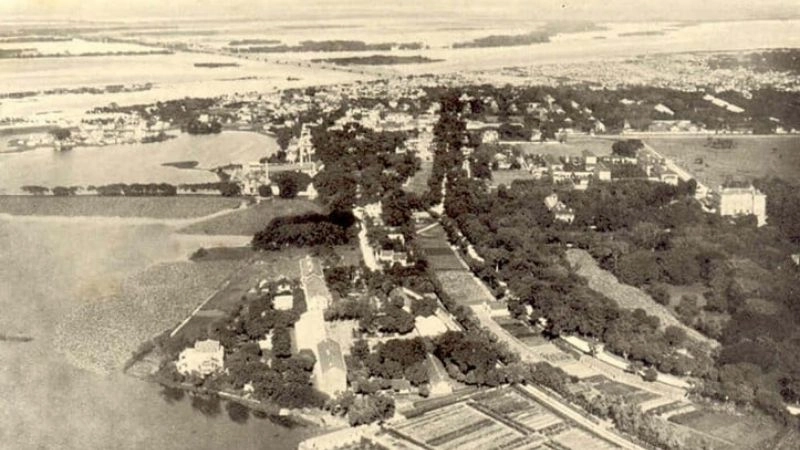 Phủ Tây Hồ được xây dựng vào khoảng thế kỷ XVII