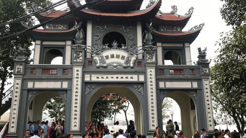 Cách di chuyển đến Phủ Tây Hồ thuận tiện và nhanh chóng