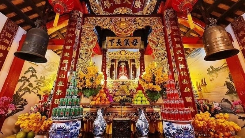 Phủ Tây Hồ linh thiêng giữa lòng Hà Nội cổ kính