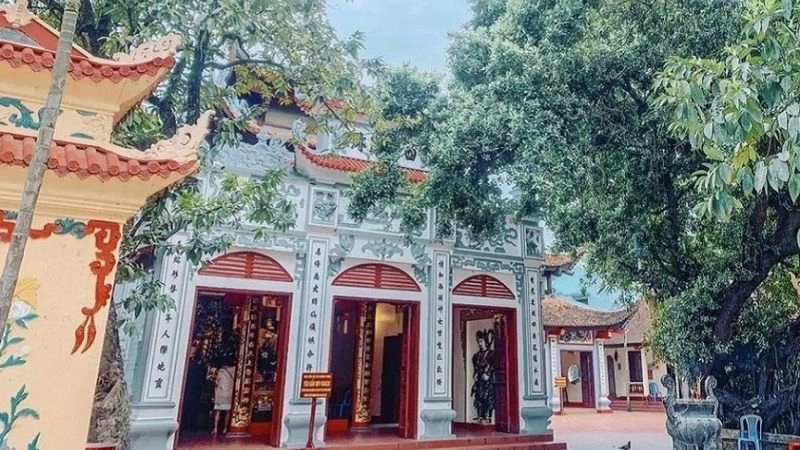 Hành hương Phủ Tây Hồ cầu duyên đầu năm mới