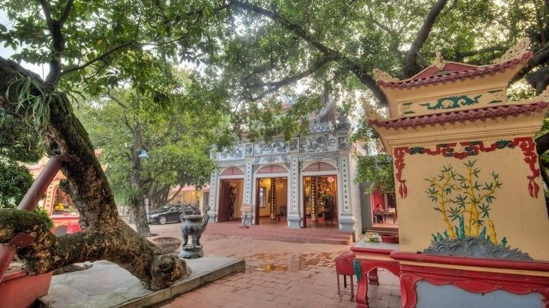 Phủ Tây Hồ nơi gửi gắm bao điều linh ứng