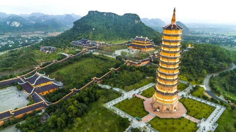 Chùa Bái Đính linh thiêng giữa non nước Tràng An