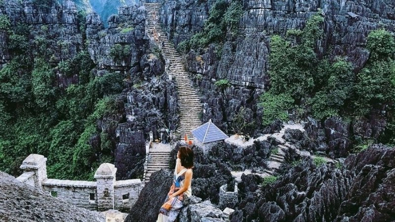 Thời điểm lý tưởng nhất để khám phá Hang Múa là từ cuối tháng 5 đến đầu tháng 6