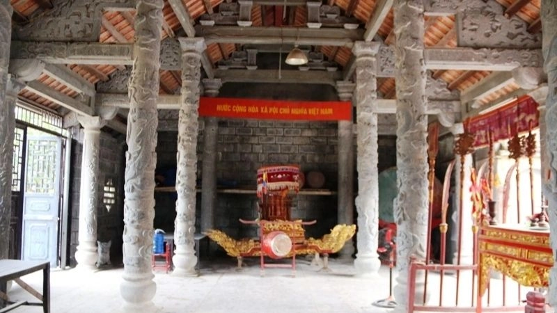 Cố đô Hoa Lư thanh bình giữa vùng cố thổ