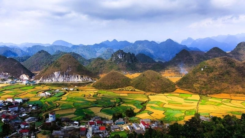 Cao nguyên đá Đồng Văn hùng vĩ giữa trời cao