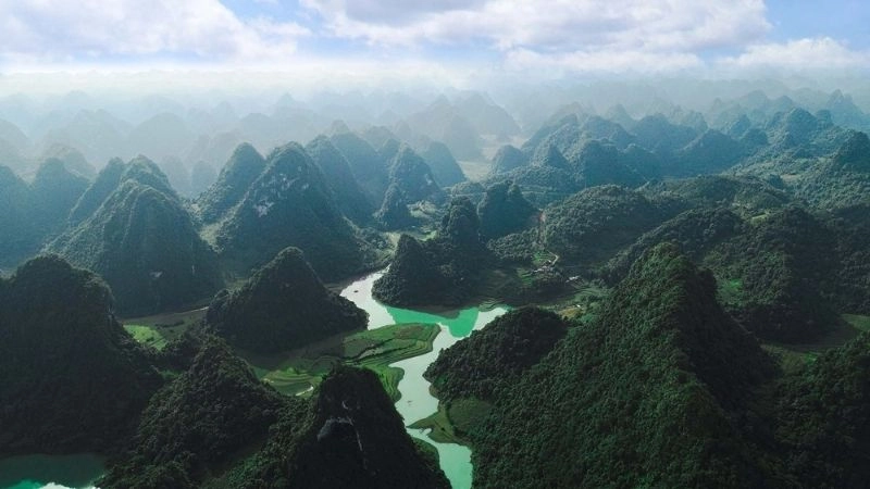 Thời điểm lý tưởng nhất để ghé thăm Hồ Thang Hen là từ tháng 9 đến tháng 10