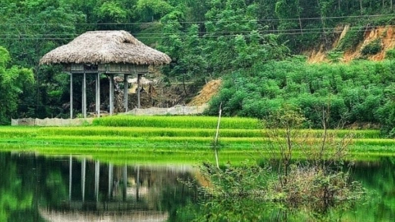 Hồ Thác Bà nơi sương khói giăng kín mặt hồ