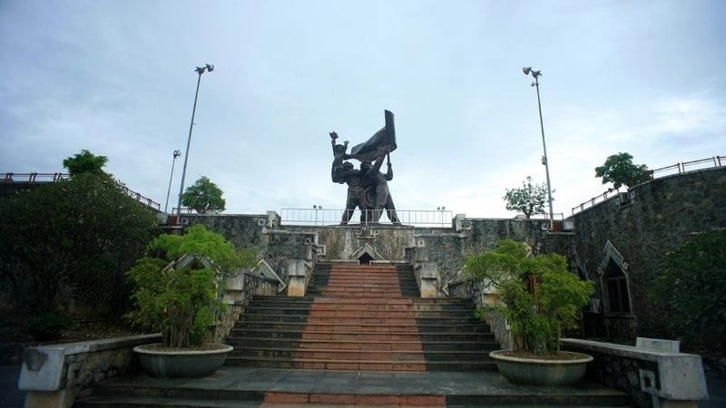 Hồn thiêng sông núi tại di tích Điện Biên Phủ