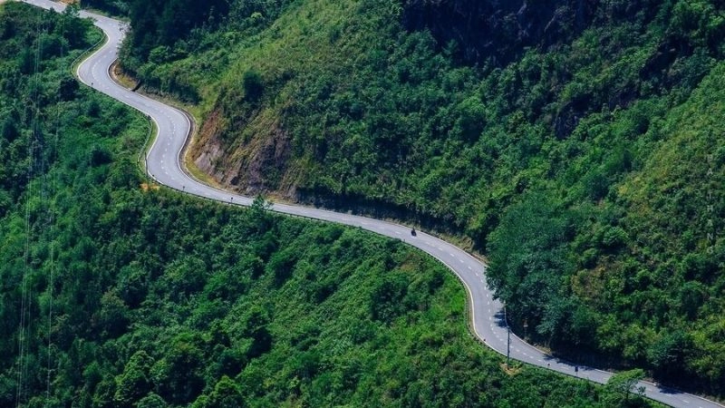 Cung đèo Ô Quy Hồ uốn lượn như dải lụa