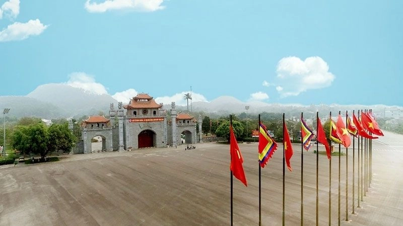 Đền Hùng linh thiêng giữa núi Nghĩa Lĩnh