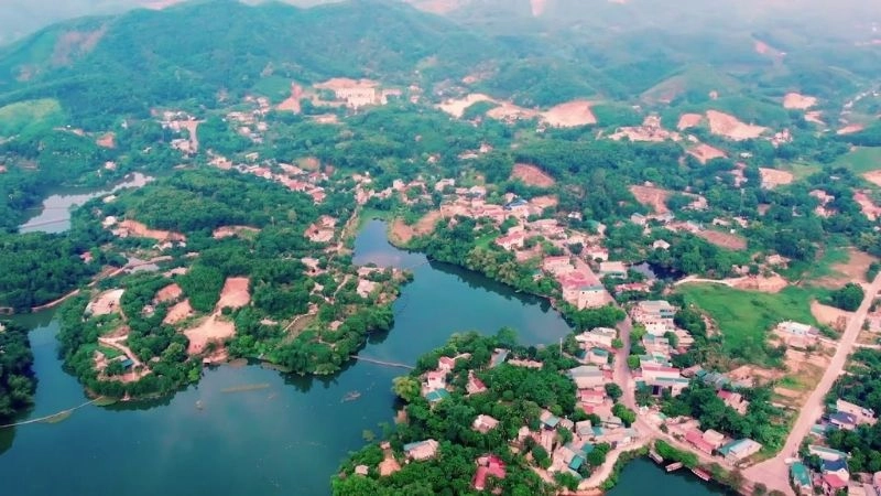 Cách di chuyển đến hồ Ao Châu thuận tiện và dễ dàng