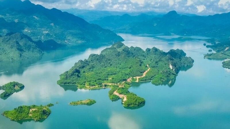 Thời điểm lý tưởng để ghé thăm Thung Nai là vào mùa khô