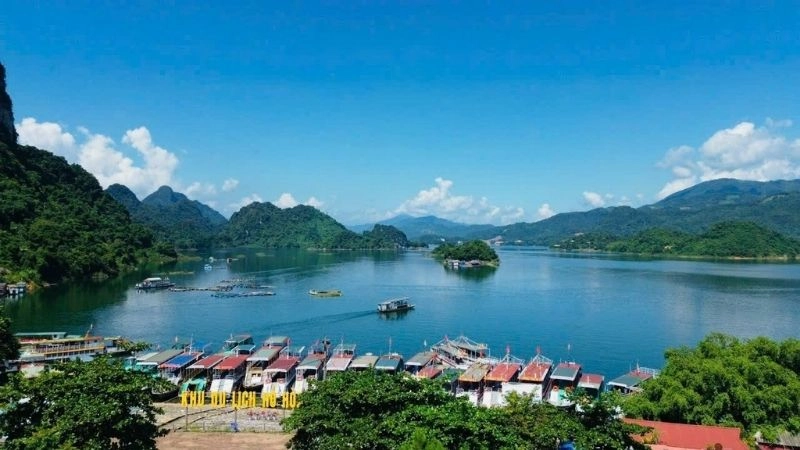 Thời điểm lý tưởng nhất để tham quan Hồ Hòa Bình là vào khoảng tháng 5 đến tháng 10