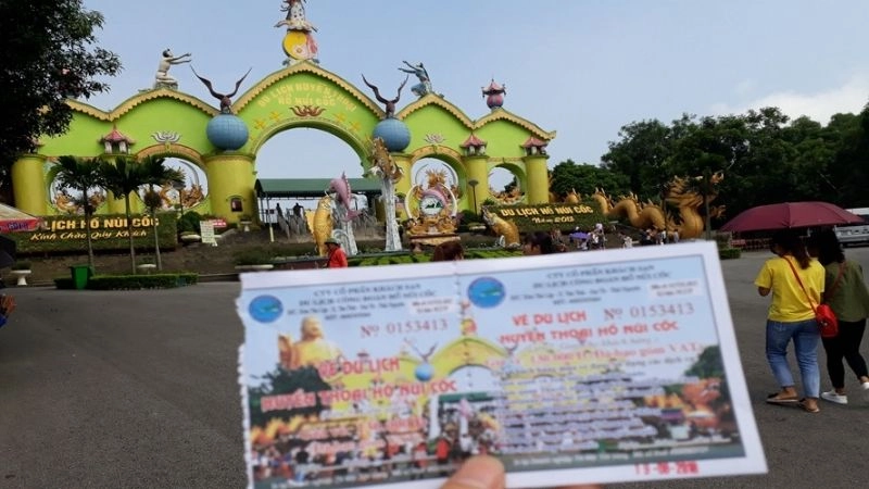 Dạo chơi khu du lịch hồ Núi Cốc lãng mạn