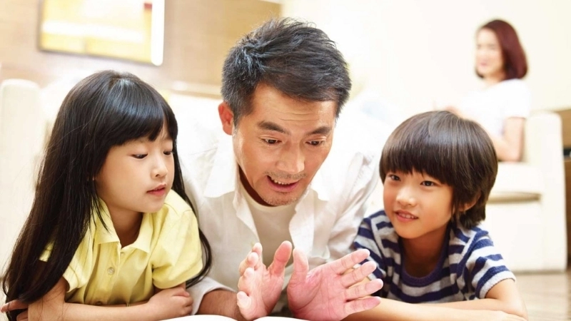 Đồng hành cùng trẻ khi làm bài tập về nhà