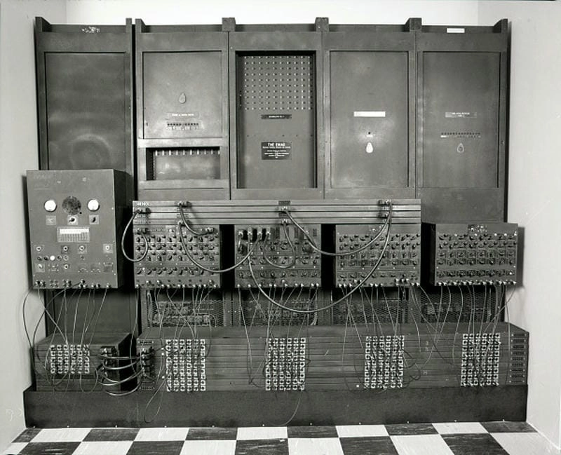 ENIAC mở đầu kỷ nguyên máy tính điện tử với sức mạnh chưa từng có
