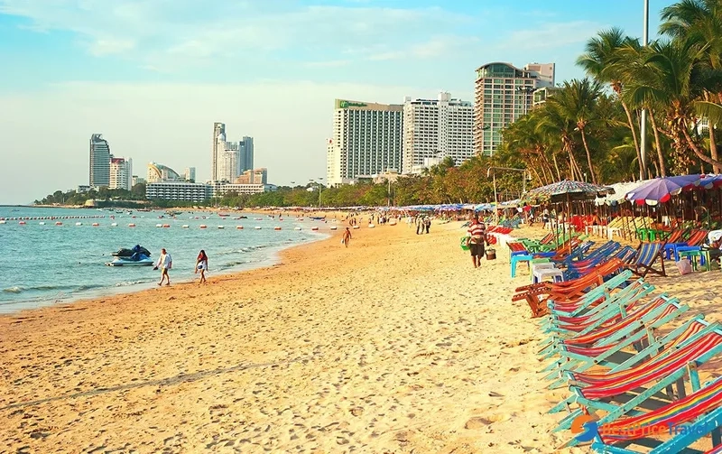 Khám phá vẻ đẹp biển Pattaya vào buổi sớm tinh mơ