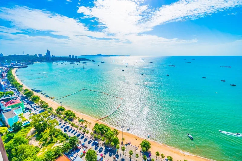 Cảnh biển Pattaya trong xanh và quyến rũ lạ thường
