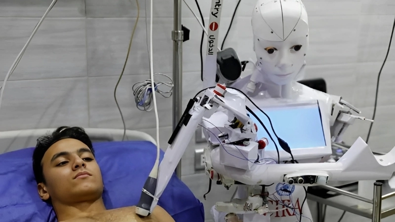 Lợi ích và thách thức khi sử dụng robot y tế