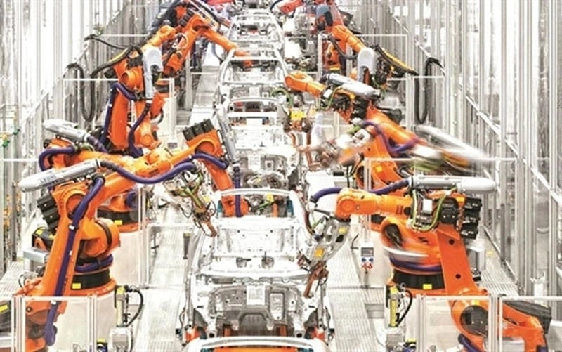 Mối quan hệ giữa robot và việc làm hiện đại ngày càng được quan tâm