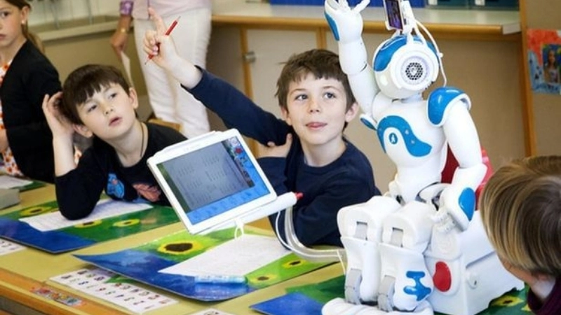 Lợi ích khi đưa robot vào giảng dạy và học tập