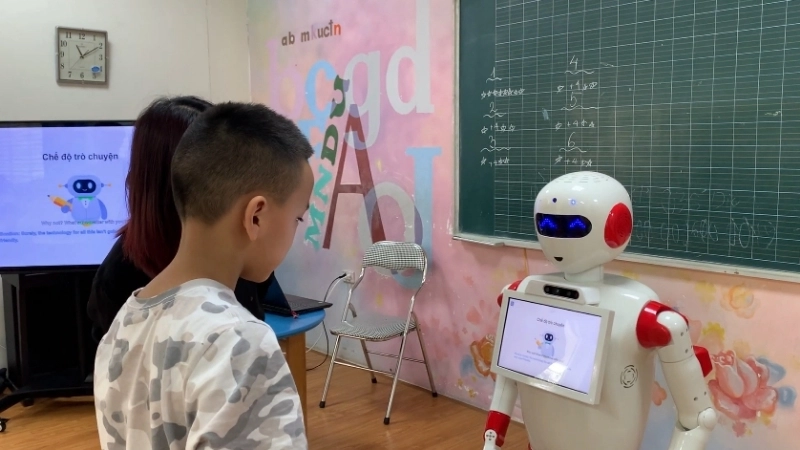 Thách thức khi áp dụng robot trong giáo dục Việt Nam