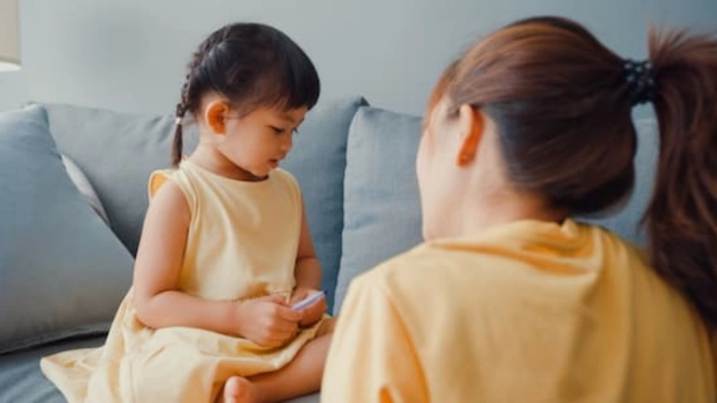 Nhiều cha mẹ bận rộn nên thiếu thời gian cho con Hỏi ChatGPT