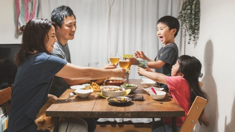 Tại sao nên duy trì thói quen ăn tối cùng gia đình?