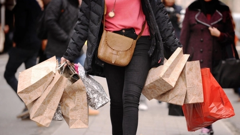 Hãy cân nhắc kỹ trước khi quyết định mua hàng 