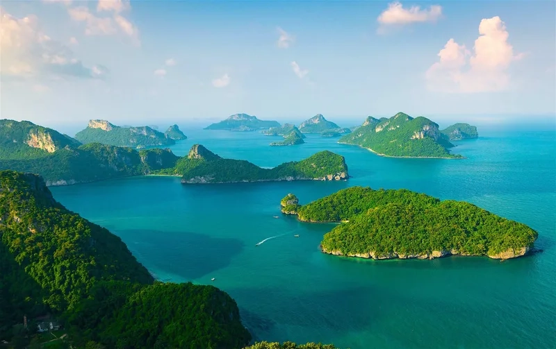 Vườn quốc gia Angthong quyến rũ với những hòn đảo nhỏ