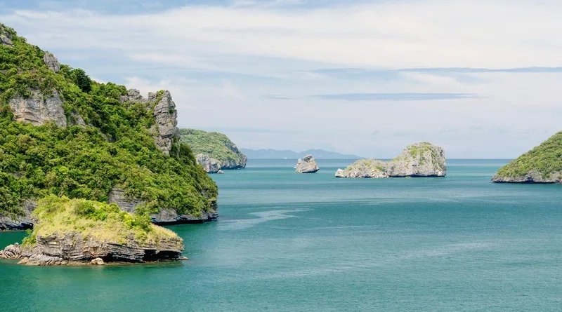 Vườn quốc gia Angthong là điểm đến yêu thích của du khách