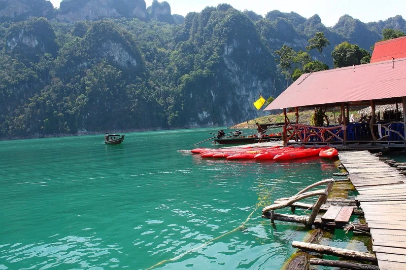 Vườn quốc gia Khao Sok mang màu xanh ngập tràn sức sống