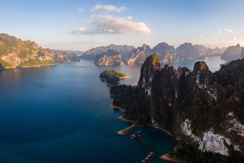 Vườn quốc gia Khao Sok hấp dẫn bởi thiên nhiên nguyên sơ