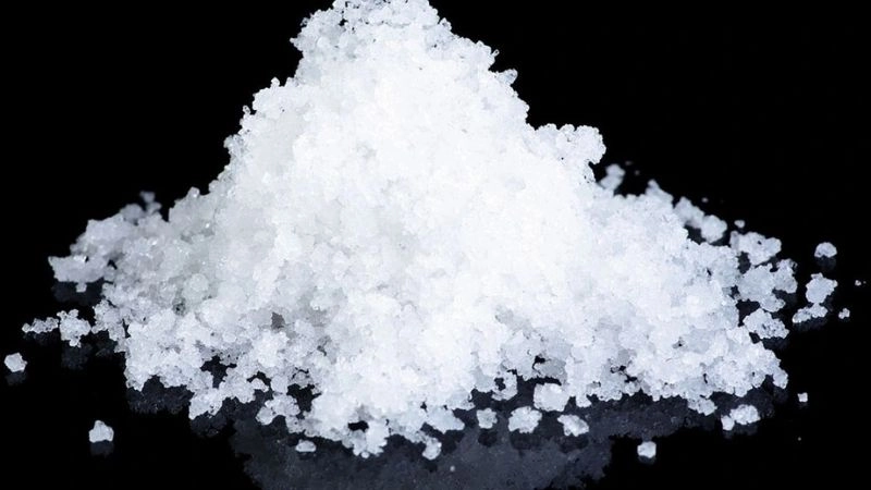 Muối là một hợp chất hóa học bao gồm hai thành phần chính: natri và clorua