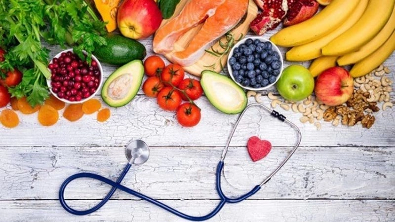 Xây dựng chế độ dinh dưỡng lành mạnh là cách tăng cường trí nhớ cho người già