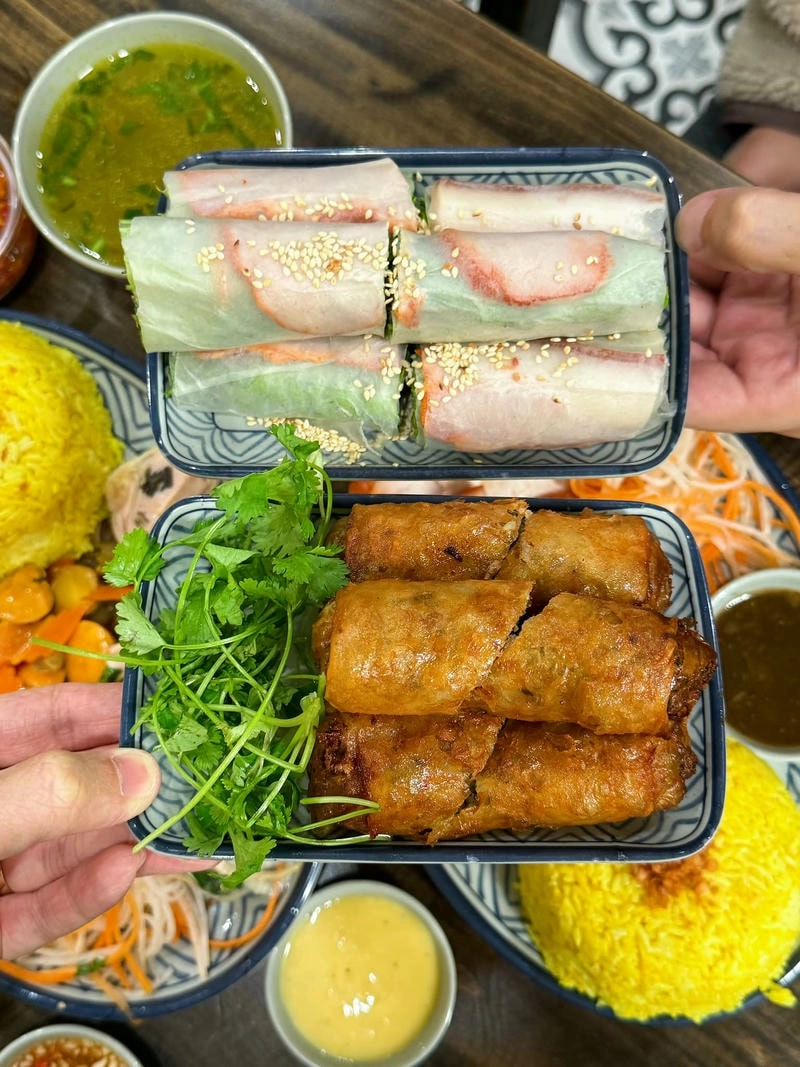 Hương vị ẩm thực Hội An trong chợ đêm sầm uất