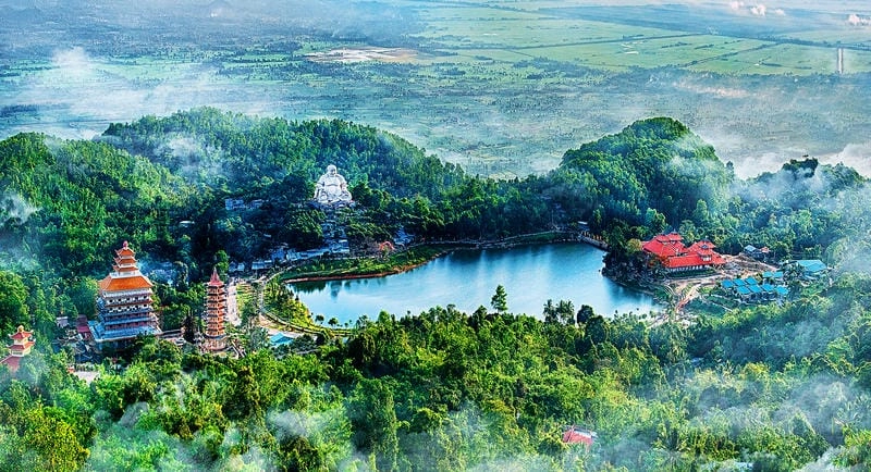An Giang được biết đến là một trung tâm tâm linh lớn của miền Tây